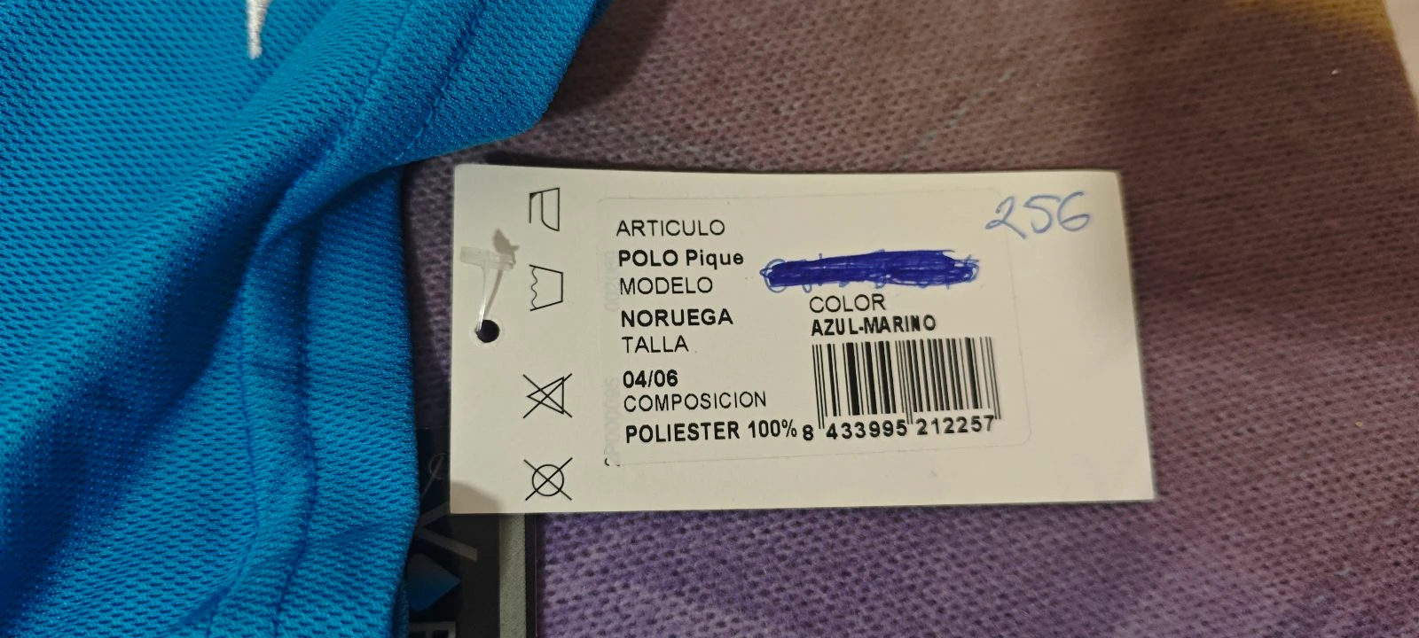 Polo de manga curta. Tamanho 4 anos – photo 2